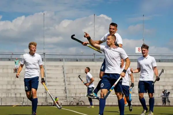 Jakie sporty można uprawiać na trawie? Odkryj najpopularniejsze opcje