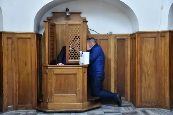 Spowiedź uszna - Czy Kościół ją zniesie? Prawda i fakty