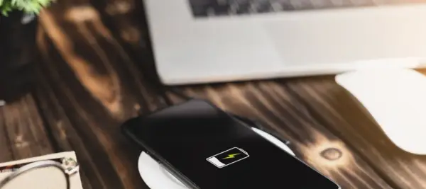 Pojemność baterii iPhone 13: ile wytrzyma i jak oszczędzać energię?