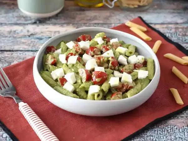 Makaron z pesto ze słoika – zrób go lepiej niż w restauracji!