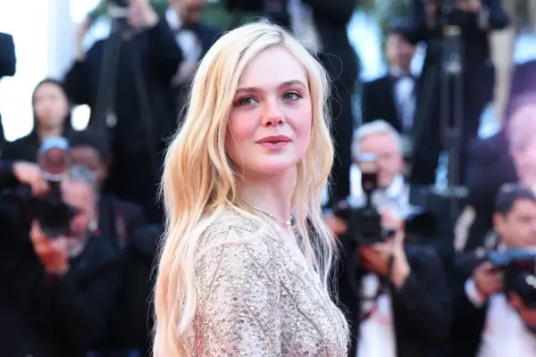 Elle Fanning - Jak oglądać jej filmy i seriale?