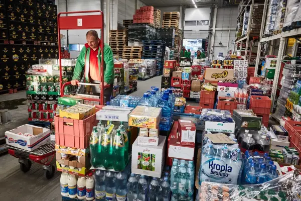 Handel hurtowy vs detaliczny: Kluczowe różnice prawne i konsekwencje