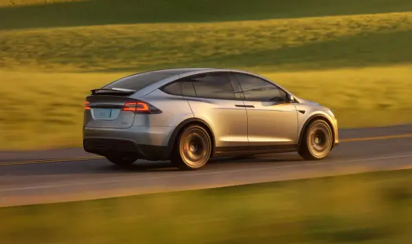 Tesla Model X - Czy ten luksusowy SUV ma sens w Polsce?