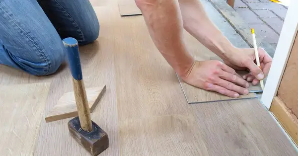 Parkiet dębowy - Ile kosztuje metr kwadratowy w 2023 roku?