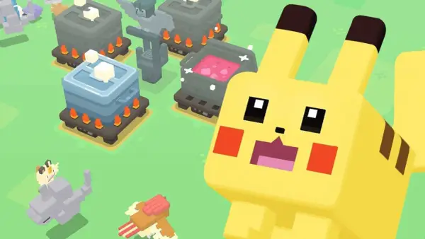 Pikachu i inne postacie z gry w stylu klocków, idealne dla fanów ciekawych gier na telefon.