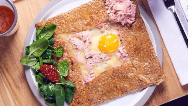 Gdzie zjeść w Paryżu tanio? Odkryj smaczne i przystępne miejsca