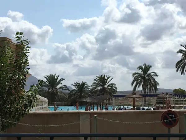 Imágenes impactantes del balneario de fortuna y sus instalaciones