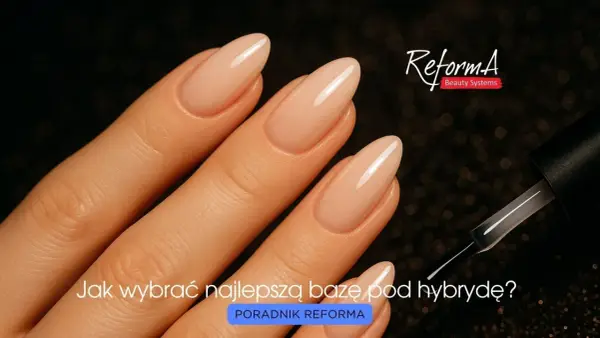 Dłonie z idealnym manicure hybrydowym. Dowiedz się, do czego służy baza do paznokci, by uzyskać trwały efekt.