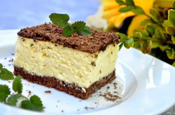 Sernik z mascarpone bez pieczenia - Kremowy i prosty!