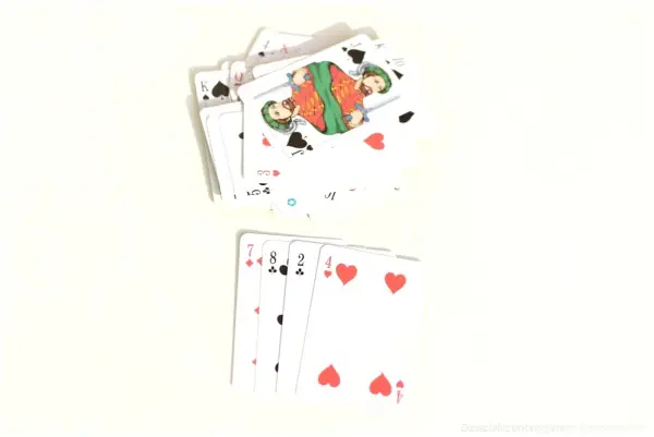 Jak grać w Świnie? Zasady karcianki dla każdego poradnik!