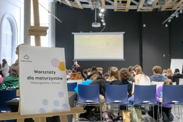 Czy po szkole w chmurze można iść na studia? Fakty i możliwości