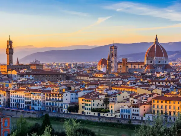 Florenz bei Sonnenuntergang: Dom, Palazzo Vecchio und versteckte Gassen – hier sind die Florenz Geheimtipps für deinen unvergesslichen Trip.