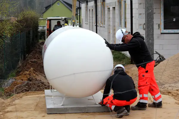 Instalacja gazowa w domu - Czy to się opłaca? Sprawdź!