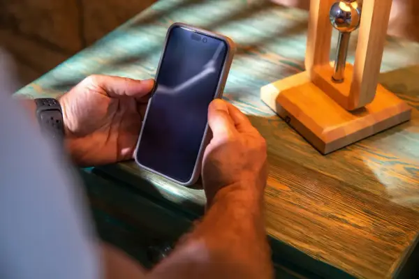 Skuteczne sposoby jak ukryć aplikacje na różnych urządzeniach mobilnych