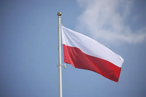 Biało-czerwona flaga Polski: Skąd się wzięły te barwy i co oznaczają?