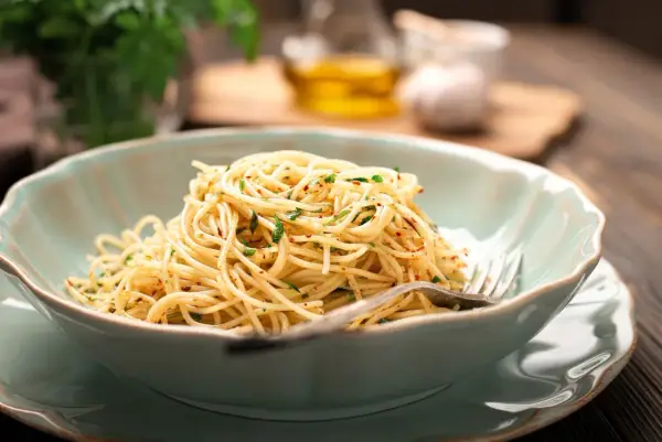 Spaghetti z chili: Odkryj wyjątkowy smak i proste przepisy