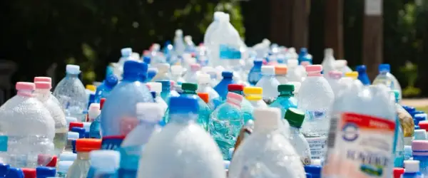 Jak zmniejszyć zużycie plastiku w życiu codziennym?
