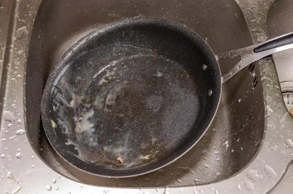 Gdzie wyrzucić garnek aluminiowy, aby nie szkodzić środowisku?