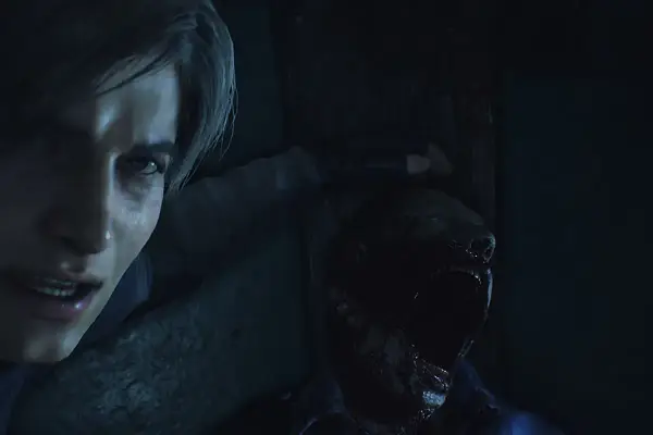 Leon walczy z potwornym zombie w mrocznej scenerii, typowej dla **gry o zombie**.
