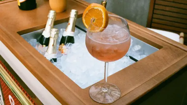 Jakie prosecco do Aperol Spritz? Wybierz idealne!