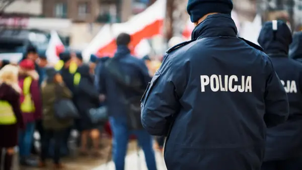 Stan demokracji na świecie: wyzwania i zmiany w 2025 roku