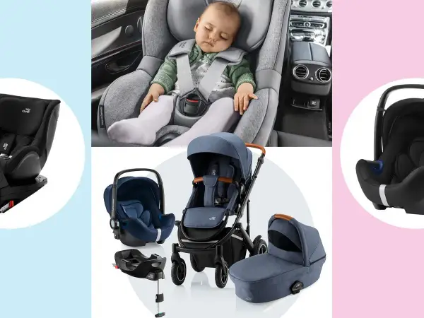 Bebé durmiendo en un asiento de coche, junto a varios tipos silla coche bebe y un cochecito.