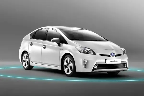 Toyota Prius 3 - Czy warto kupić? Spalanie, wady, porady!