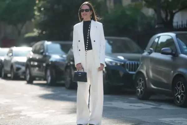 Garnitur dla mamy na komunię: Eleganckie i modne propozycje