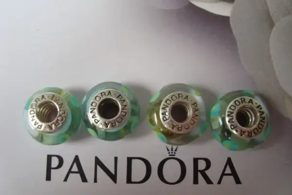 Bransoletki Pandora się rozciągają? Prawda o rozmiarze i pielęgnacji