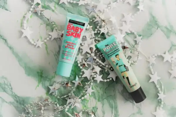 Maybelline Baby Skin i Benefit The POREfessional - popularne bazy pod makijaż. Sprawdzamy ezebra opinie o tych produktach.