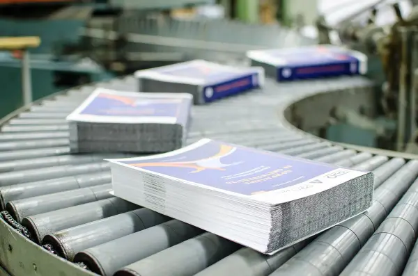 Jak powstaje książka w drukarni – poznaj wszystkie etapy produkcji