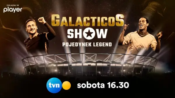 Dwaj piłkarscy **galacticos** na tle stadionu w "Galacticos Show. Pojedynek Legend". Emisja w TVN w sobotę o 16:30.