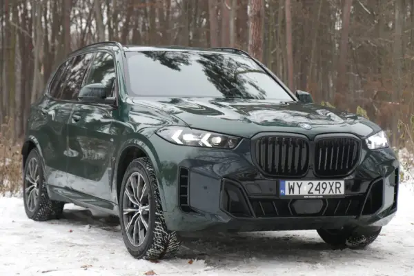 BMW X5 - Diesel czy hybryda plug-in? Sprawdź, co warto wybrać