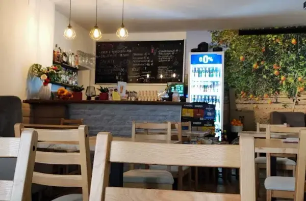 Co zjeść w Olsztynie? Odkryj smaki Warmii i Mazur, które zachwycają