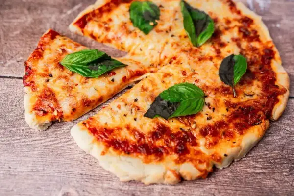Pizza z air fryera - Chrupiący spód bez wysiłku!
