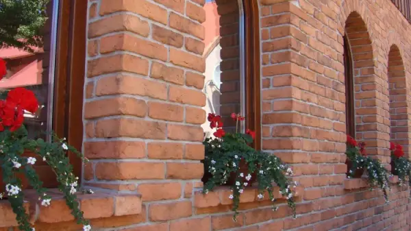 Ile kosztuje elewacja z klinkieru? Sprawdź, co wpływa na cenę