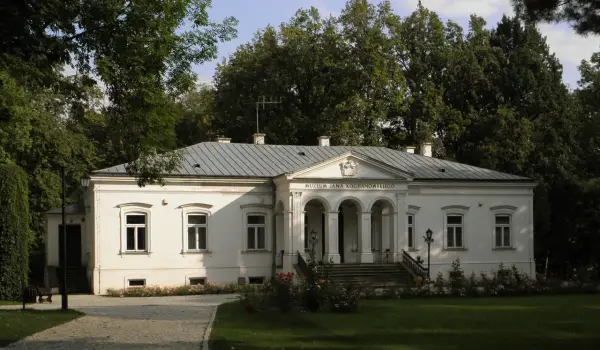 "Na dom w Czarnolesie": Odkryj sens fraszki Kochanowskiego