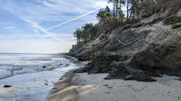 Orzechowo - Co zobaczyć? Klif, plaża i wieża widokowa