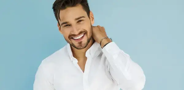 Dezodorant czy antyperspirant mężczyzna – co wybrać, aby uniknąć problemów?