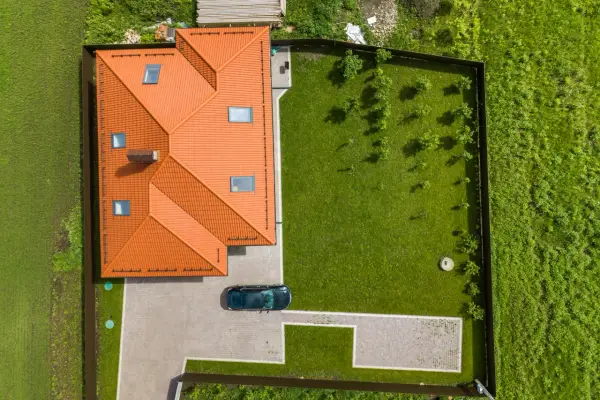 Ile kosztuje dzierżawa działki budowlanej? Sprawdź ceny w Polsce