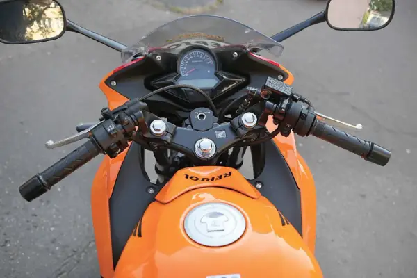 Ile pali honda cbr 125? Sprawdź średnie zużycie paliwa i oszczędności