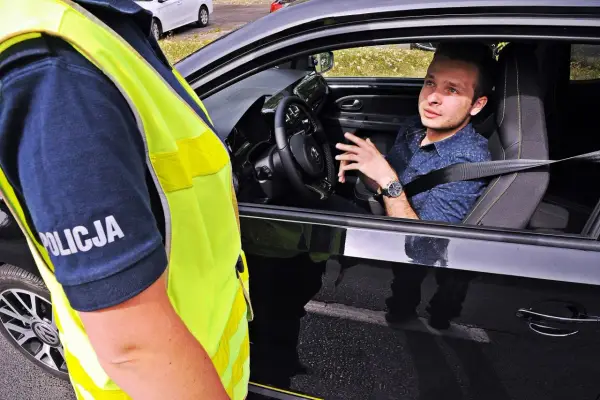 Jak zgłosić kierowcę bez prawa jazdy i uniknąć niebezpieczeństwa