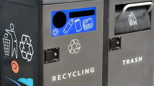 Symbol recyklingu: znaczenie strzałek w ochronie środowiska