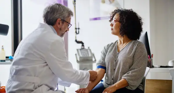Jakie badanie krwi na menopauzę? Kluczowe testy dla zdrowia kobiet
