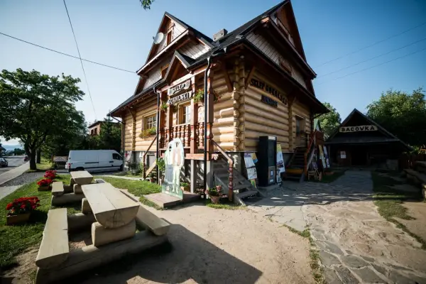 Koniaków: Centrum Pasterskie odkryj żywą tradycję Beskidów