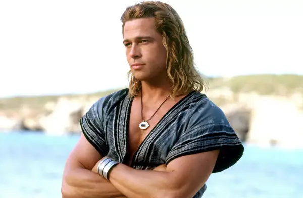 Młody Brad Pitt: Ikona lat 90. Pamiętasz jego styl i role?