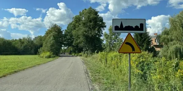 Co odwołuje znak teren zabudowany? Zrozum zasady i uniknij kar