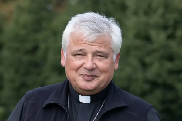 Jałmużnik papieski - kim jest i jak pomaga ubogim?
