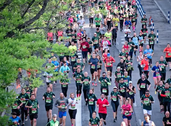 Ile odpoczywać po maratonie? Kluczowe zasady regeneracji i diety