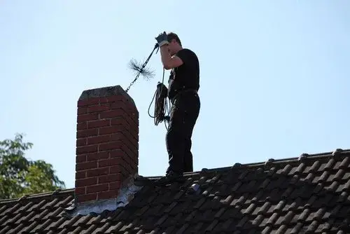 Kominiarz co ile przegląd: uniknij zagrożeń i kosztownych napraw
